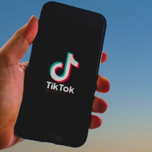 tiktok, tik tok, app, smartphone, nature, iphone, tik tok banned, screen, mobile, technology, sky, tik tok china, palm